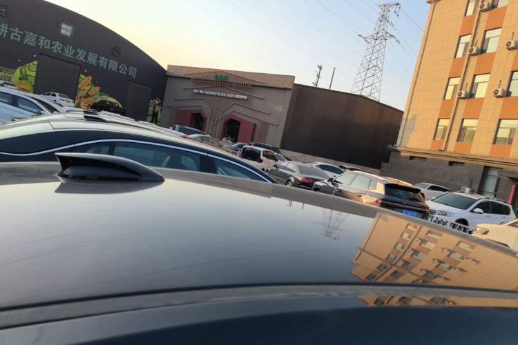 Used Hongqi E-QM5 2022 431 km Charge & Enjoy Edition Roof