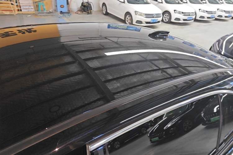 Used Hongqi E-QM5 2022 431 km Charge & Enjoy Edition Roof