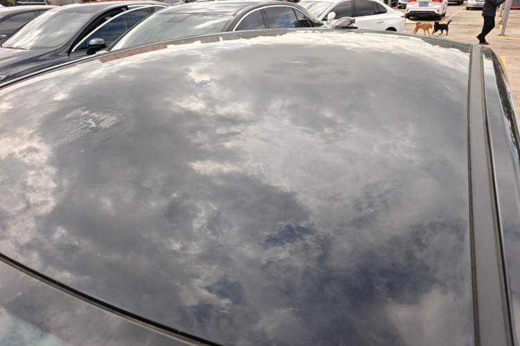 Used Hongqi E-QM5 2022 431 km Charge & Enjoy Edition Roof