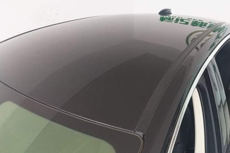 Used Hongqi E-QM5 2022 431 km Charge & Enjoy Edition Roof
