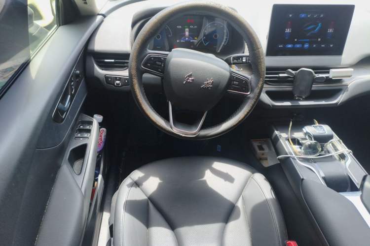 Used Hongqi E-QM5 2022 431 km Charge & Enjoy Edition Steering Wheel