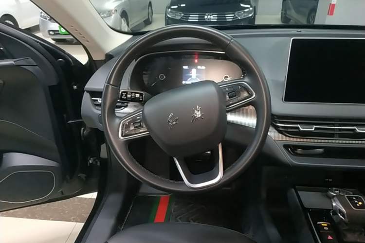 Used Hongqi E-QM5 2022 431 km Charge & Enjoy Edition Steering Wheel