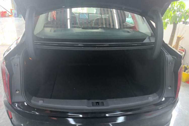 Used Hongqi E-QM5 2022 431 km Charge & Enjoy Edition Trunk