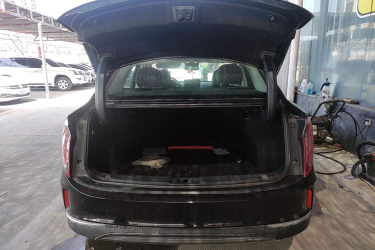 Used Hongqi E-QM5 2022 431 km Charge & Enjoy Edition Trunk