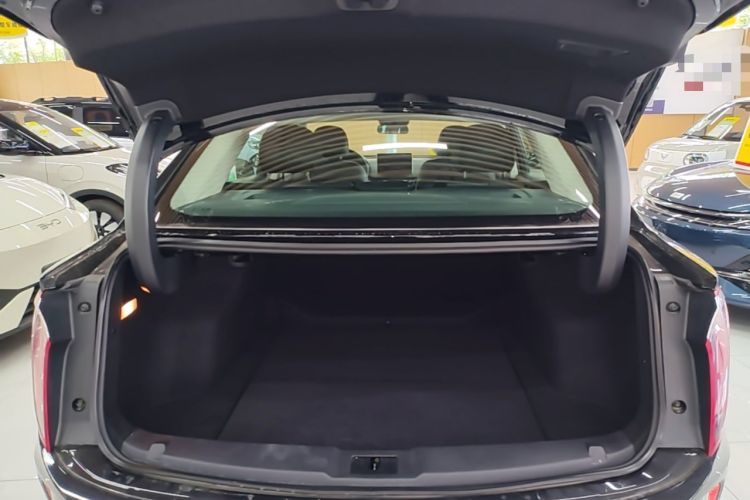 Used Hongqi E-QM5 2022 431 km Charge & Enjoy Edition Trunk