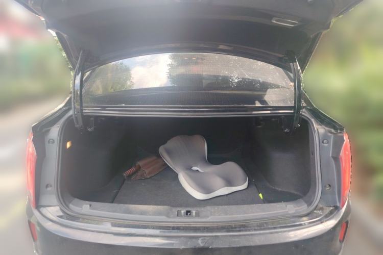 Used Hongqi E-QM5 2022 431 km Charge & Enjoy Edition Trunk