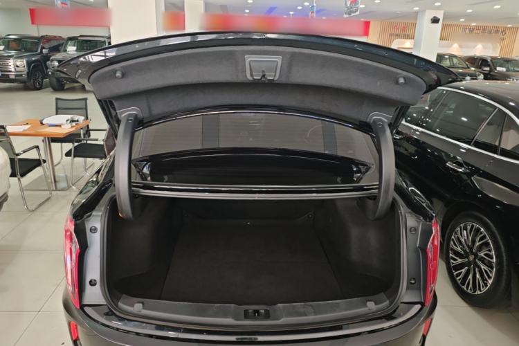 Used Hongqi E-QM5 2022 431 km Charge & Enjoy Edition Trunk