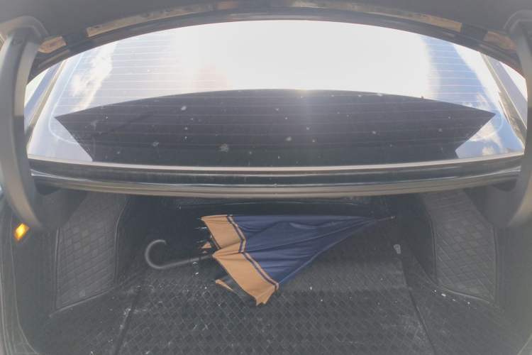 Used Hongqi E-QM5 2022 431 km Charge & Enjoy Edition Trunk
