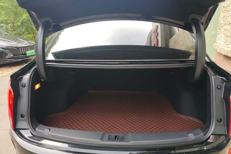 Used Hongqi E-QM5 2022 431 km Charge & Enjoy Edition Trunk