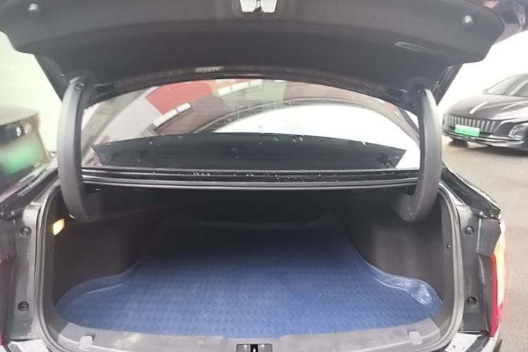 Used Hongqi E-QM5 2022 431 km Charge & Enjoy Edition Trunk