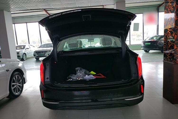 Used Hongqi E-QM5 2022 431 km Charge & Enjoy Edition Trunk