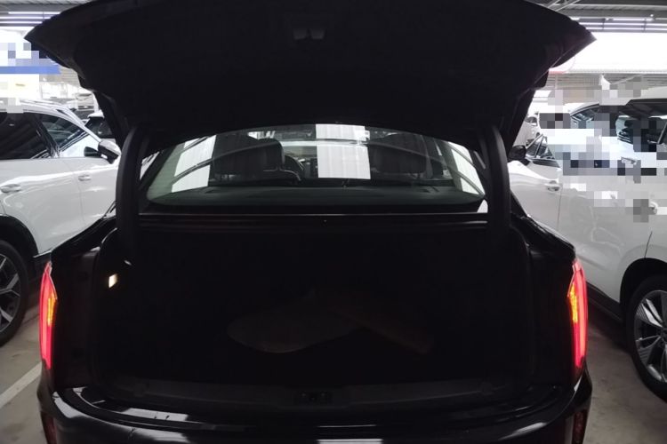 Used Hongqi E-QM5 2022 431 km Charge & Enjoy Edition Trunk