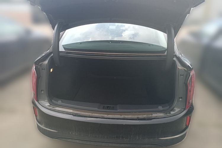 Used Hongqi E-QM5 2022 431 km Charge & Enjoy Edition Trunk