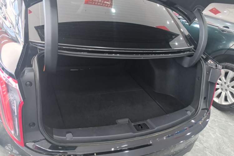 Used Hongqi E-QM5 2022 431 km Charge & Enjoy Edition Trunk