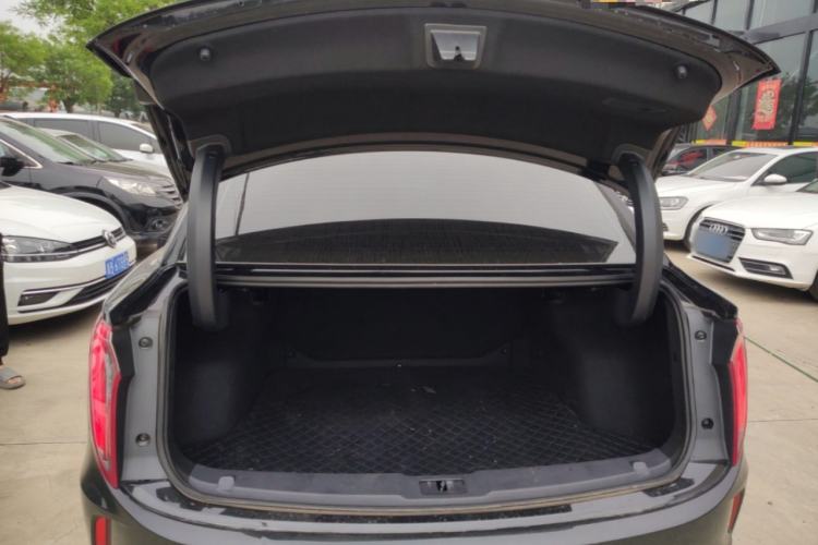 Used Hongqi E-QM5 2022 431 km Charge & Enjoy Edition Trunk