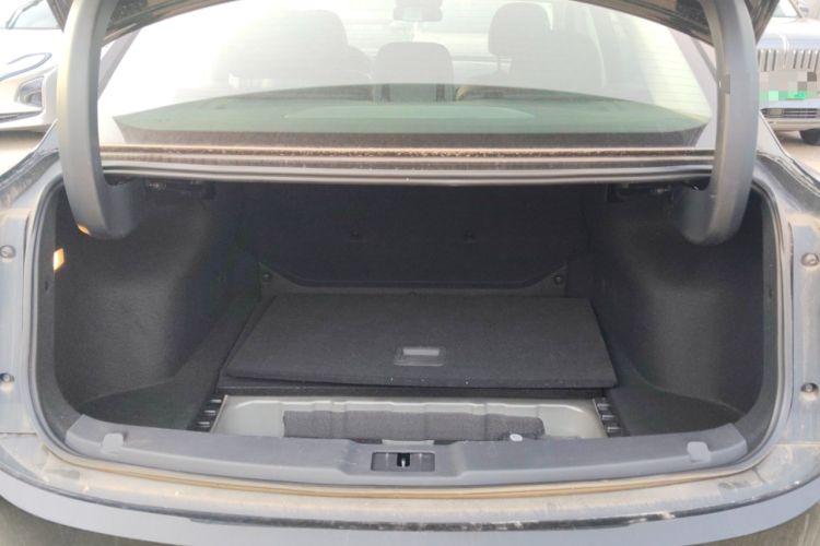 Used Hongqi E-QM5 2022 431 km Charge & Enjoy Edition Trunk