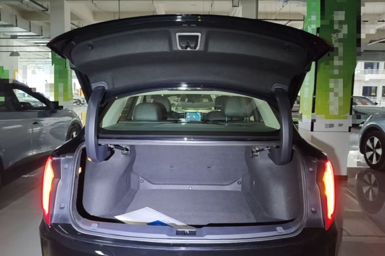 Used Hongqi E-QM5 2022 431 km Charge & Enjoy Edition Trunk