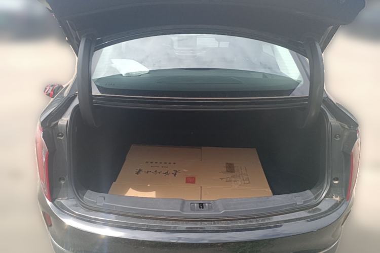 Used Hongqi E-QM5 2022 431 km Charge & Enjoy Edition Trunk