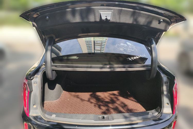 Used Hongqi E-QM5 2022 431 km Charge & Enjoy Edition Trunk