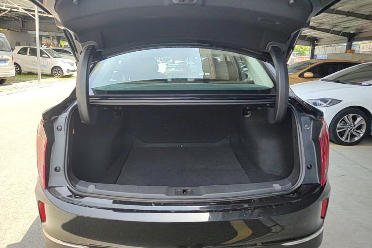 Used Hongqi E-QM5 2022 431 km Charge & Enjoy Edition Trunk