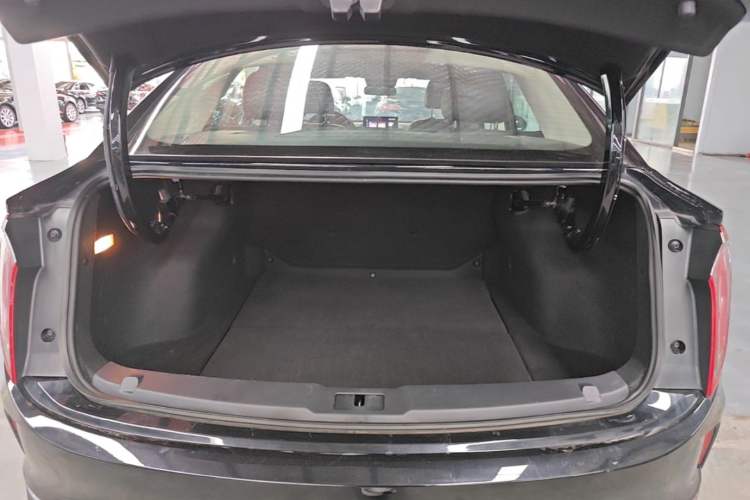 Used Hongqi E-QM5 2022 431 km Charge & Enjoy Edition Trunk