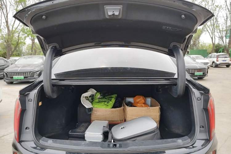 Used Hongqi E-QM5 2022 431 km Charge & Enjoy Edition Trunk