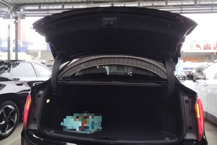 Used Hongqi E-QM5 2022 431 km Charge & Enjoy Edition Trunk