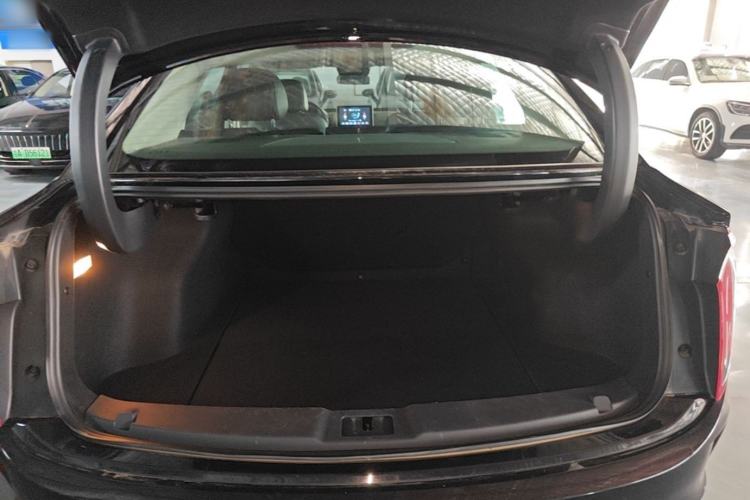 Used Hongqi E-QM5 2022 431 km Charge & Enjoy Edition Trunk
