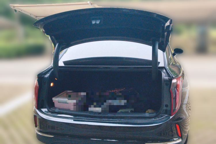 Used Hongqi E-QM5 2022 431 km Charge & Enjoy Edition Trunk