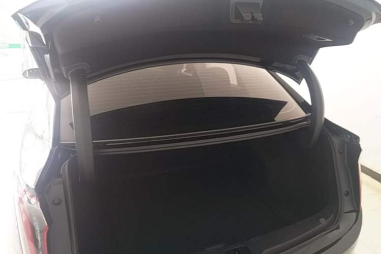 Used Hongqi E-QM5 2022 431 km Charge & Enjoy Edition Trunk