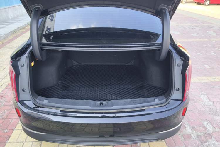 Used Hongqi E-QM5 2022 431 km Charge & Enjoy Edition Trunk