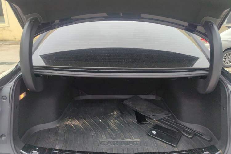 Used Hongqi E-QM5 2022 431 km Charge & Enjoy Edition Trunk