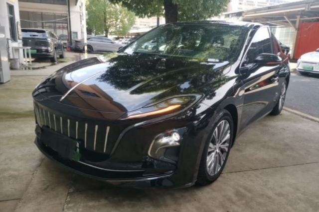 Used Hongqi E-QM5 2022 431 km Charge & Enjoy Edition