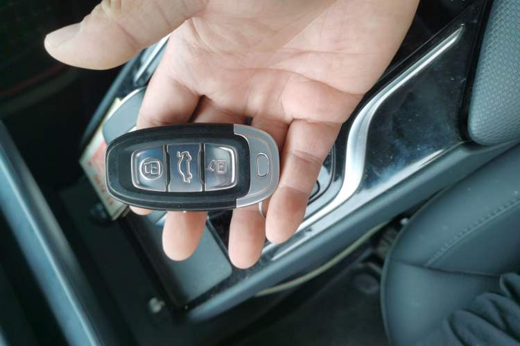 Used Hongqi E-QM5 2022 431 km Charge & Enjoy Edition Vehicle Key