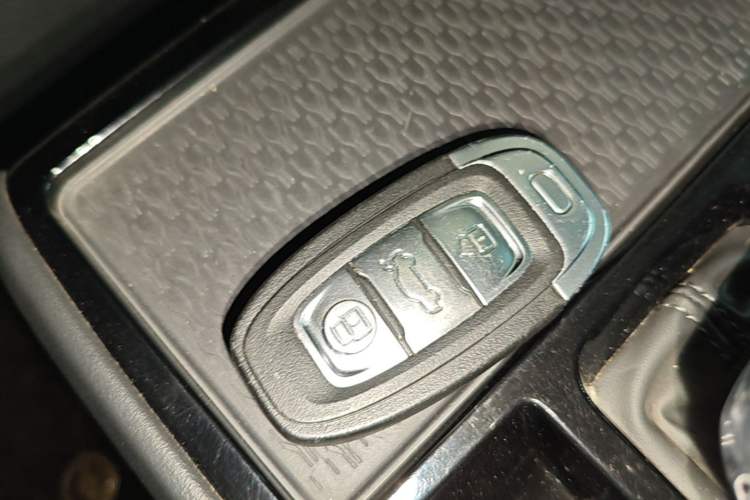 Used Hongqi E-QM5 2022 431 km Charge & Enjoy Edition Vehicle Key