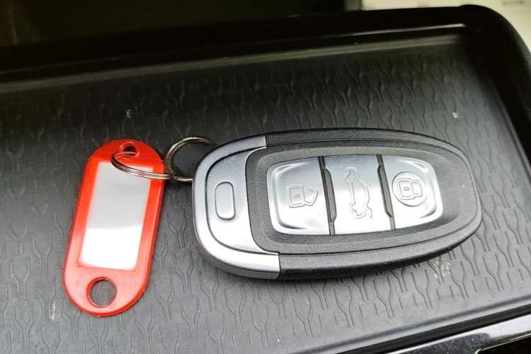 Used Hongqi E-QM5 2022 431 km Charge & Enjoy Edition Vehicle Key