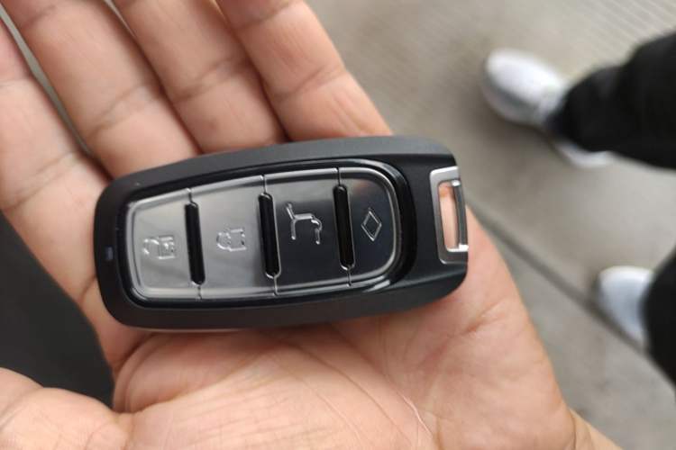 Used Hongqi E-QM5 2022 431 km Charge & Enjoy Edition Vehicle Key