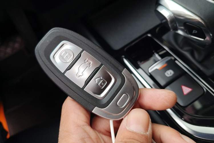 Used Hongqi E-QM5 2022 431 km Charge & Enjoy Edition Vehicle Key