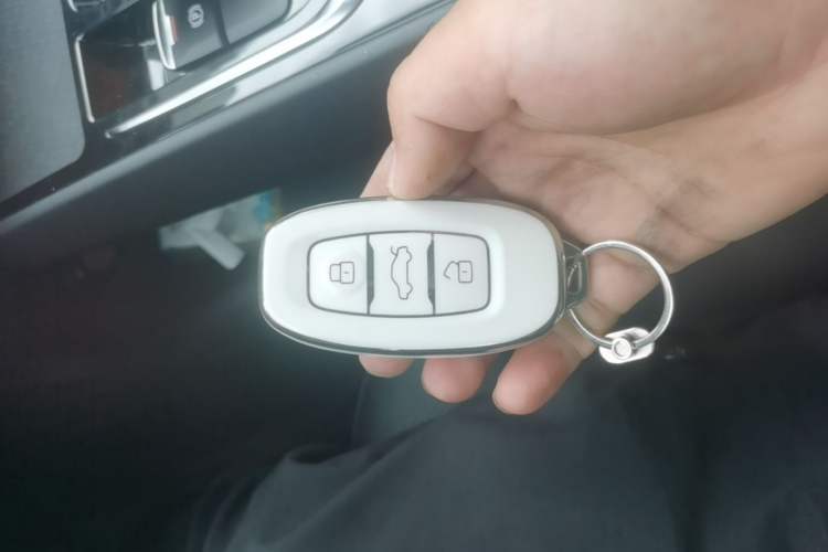 Used Hongqi E-QM5 2022 431 km Charge & Enjoy Edition Vehicle Key