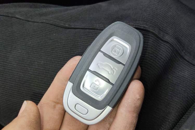 Used Hongqi E-QM5 2022 431 km Charge & Enjoy Edition Vehicle Key