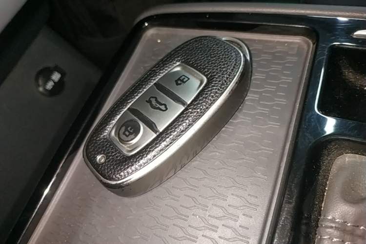 Used Hongqi E-QM5 2022 431 km Charge & Enjoy Edition Vehicle Key