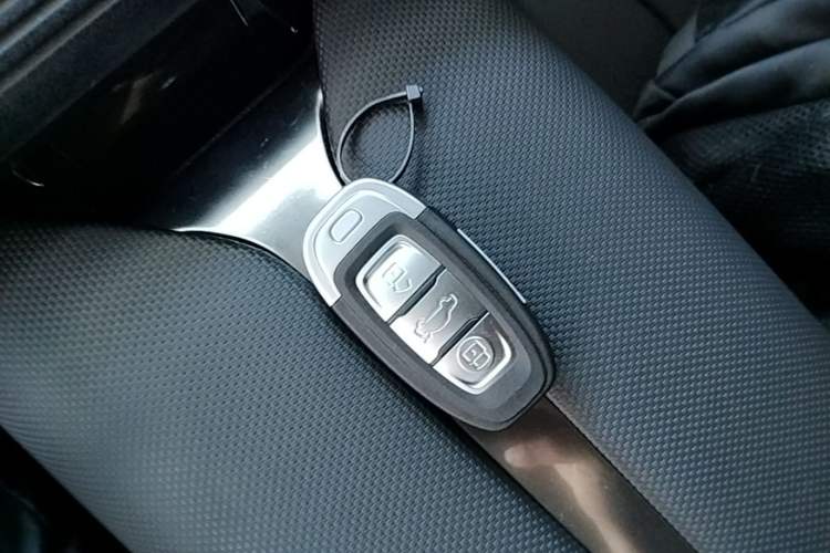 Used Hongqi E-QM5 2022 431 km Charge & Enjoy Edition Vehicle Key