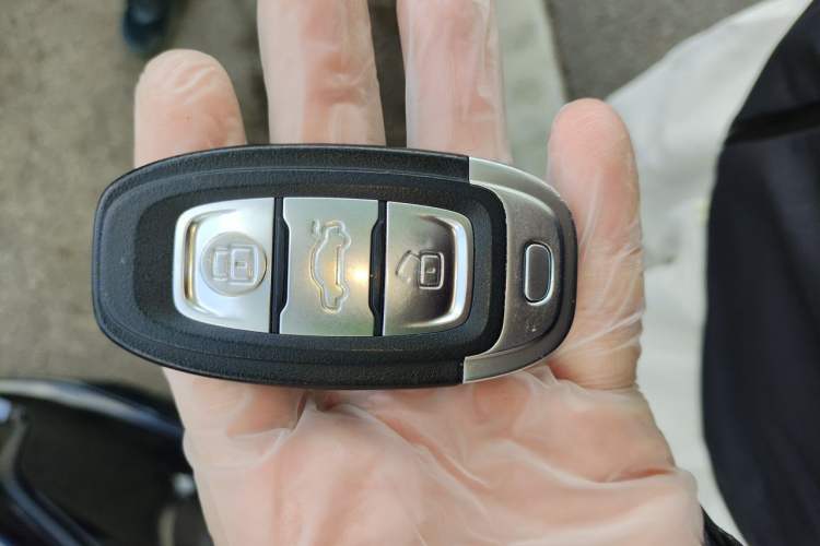 Used Hongqi E-QM5 2022 431 km Charge & Enjoy Edition Vehicle Key