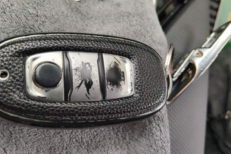 Used Hongqi E-QM5 2022 431 km Charge & Enjoy Edition Vehicle Key