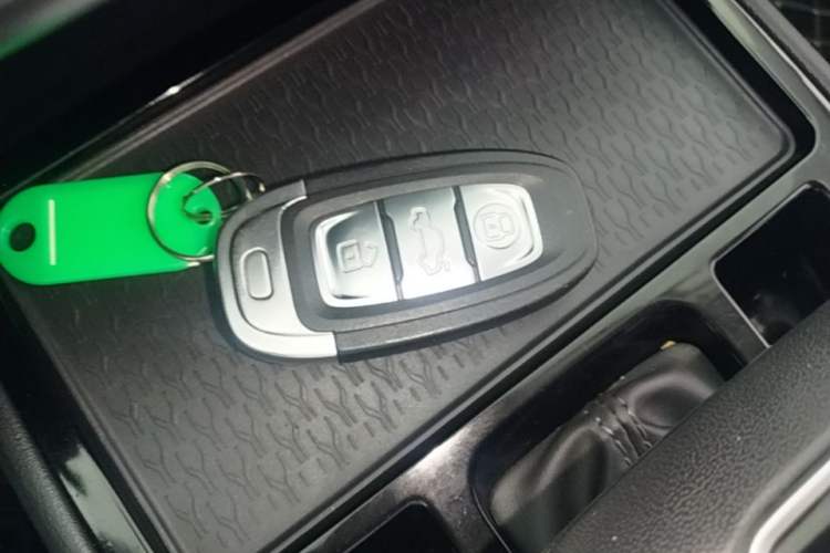 Used Hongqi E-QM5 2022 431 km Charge & Enjoy Edition Vehicle Key
