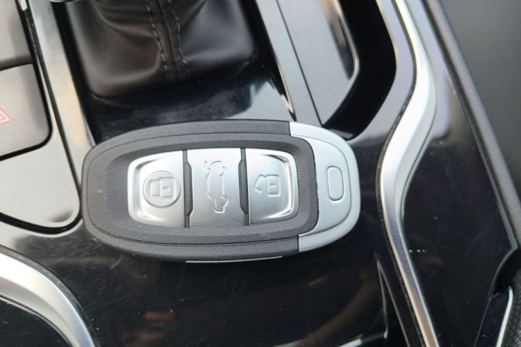 Used Hongqi E-QM5 2022 431 km Charge & Enjoy Edition Vehicle Key