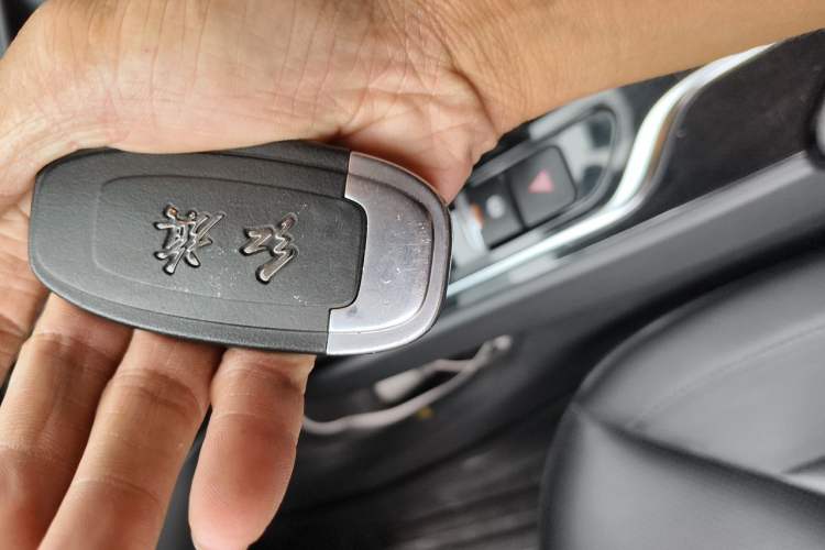 Used Hongqi E-QM5 2022 431 km Charge & Enjoy Edition Vehicle Key
