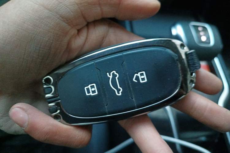 Used Hongqi E-QM5 2022 431 km Charge & Enjoy Edition Vehicle Key