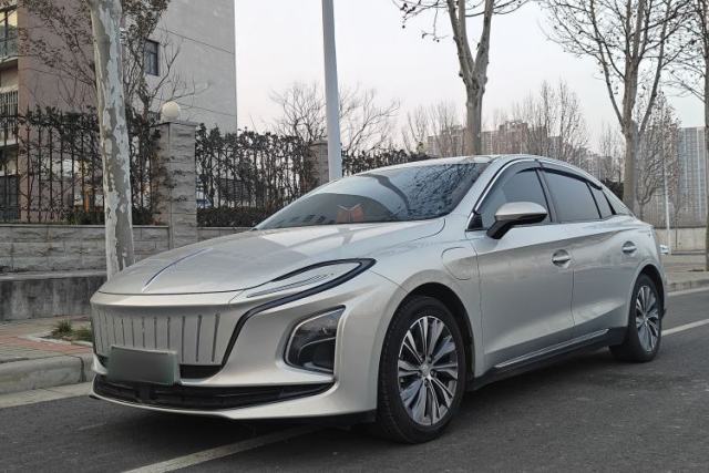 Used Hongqi E-QM5 2022 431 km Charge & Enjoy Edition