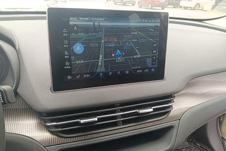 Used Hongqi E-QM5 2022 431 km Charge & Enjoy Edition Audio And AC Panel